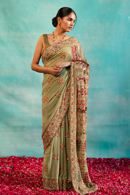 Sari Set in Tribal Thread Embroidery