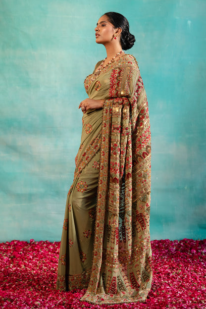 Sari Set in Tribal Thread Embroidery