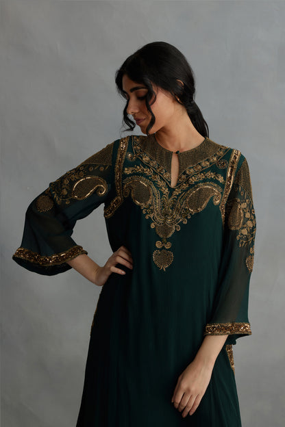 Kurta Set in Zari Thread Embroidery