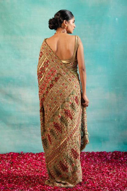 Sari Set in Tribal Thread Embroidery